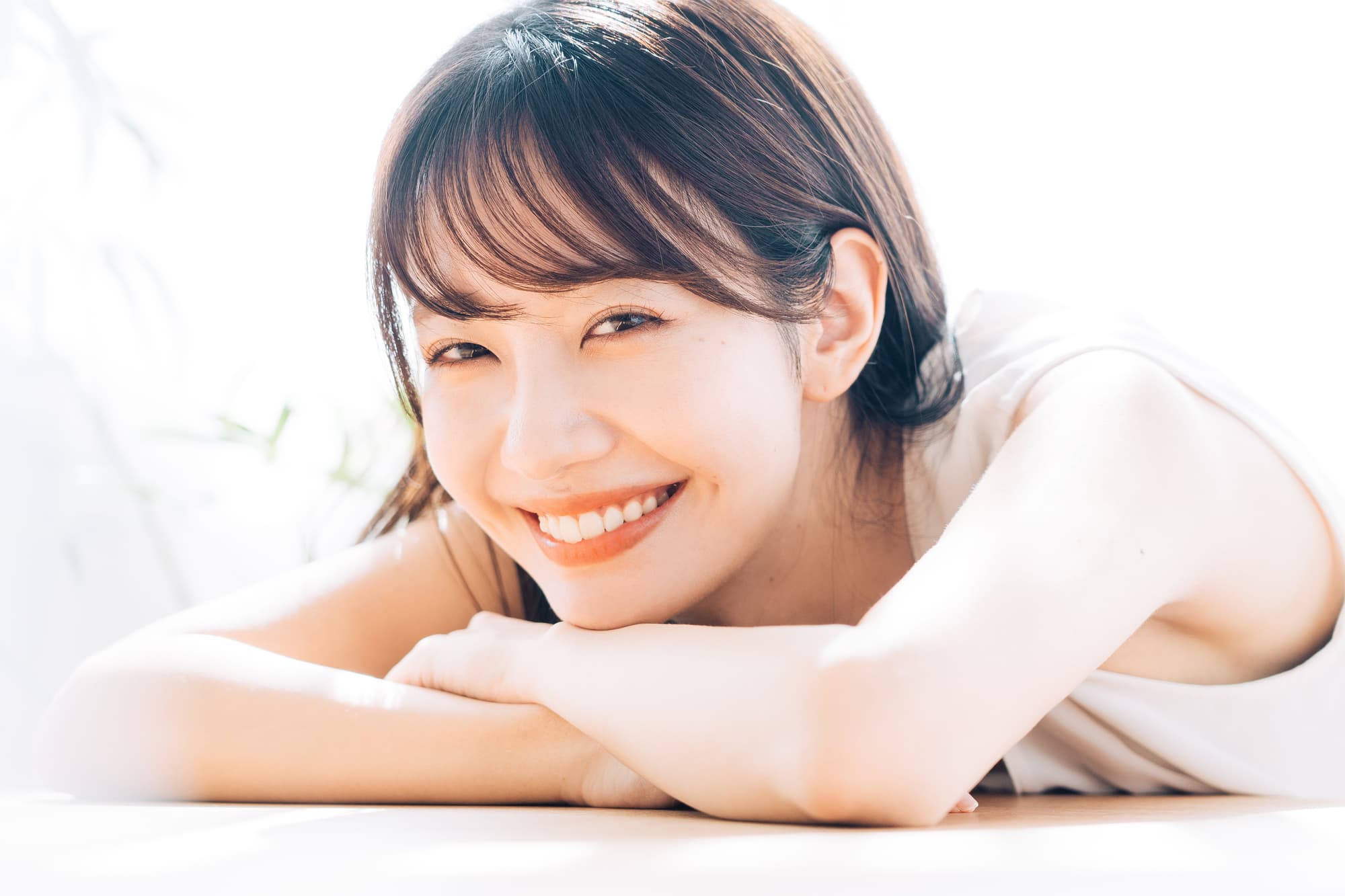 大人になってからでも受け口矯正の治療をし笑顔に自信が出た女性