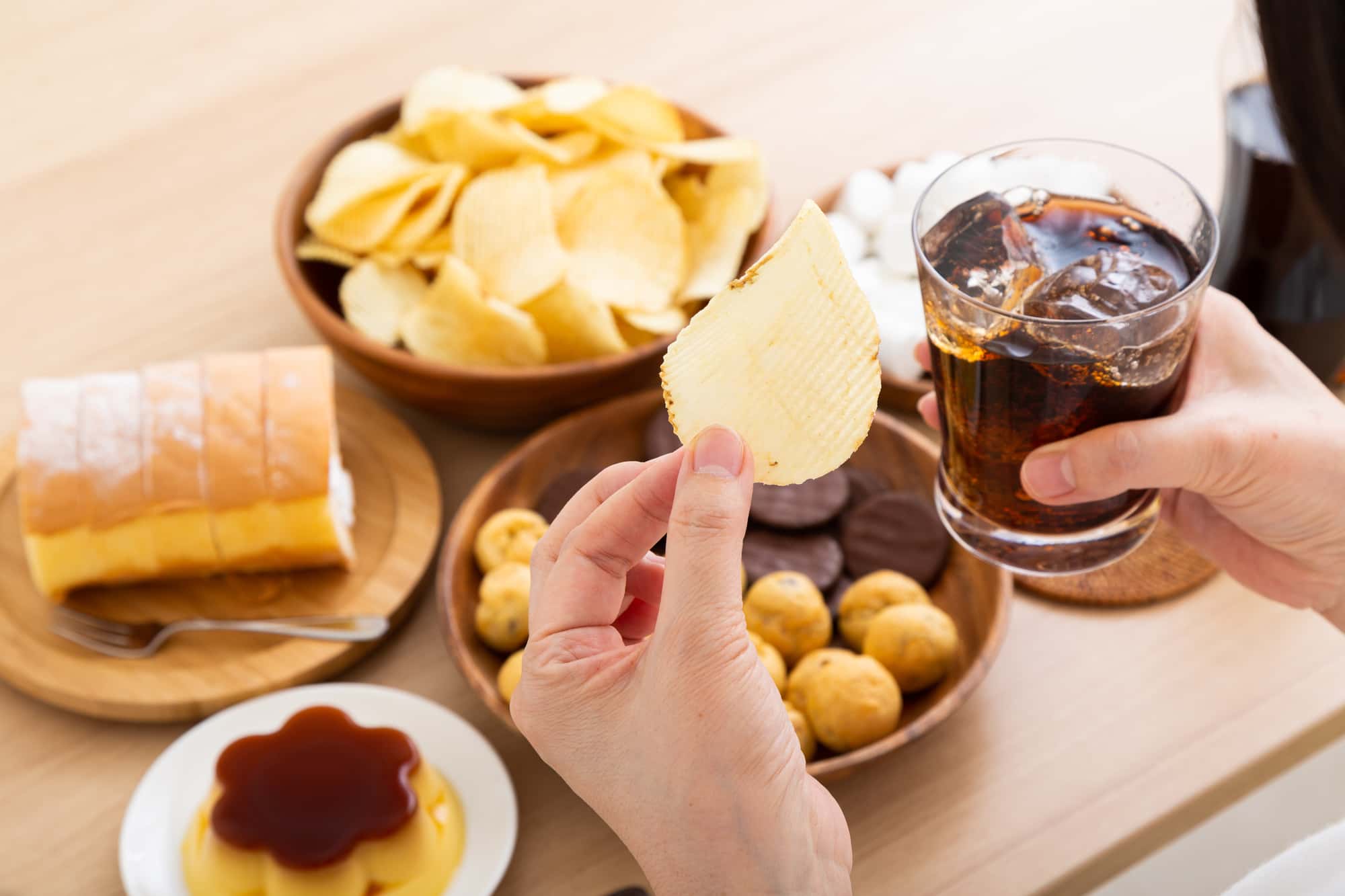 口の中の環境を悪化させる可能性があるお菓子や飲料