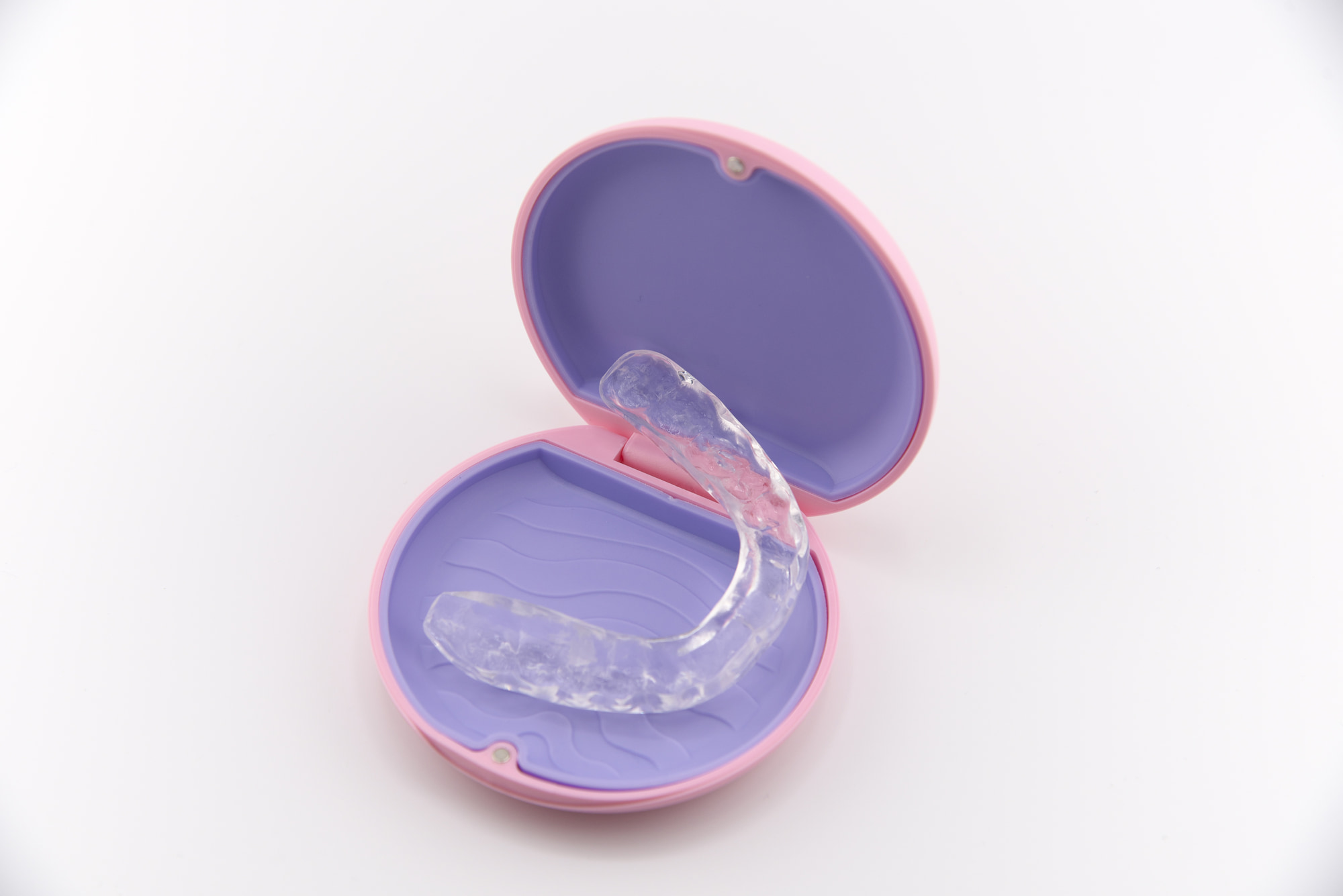 マウスピースをケースで保管するイメージ